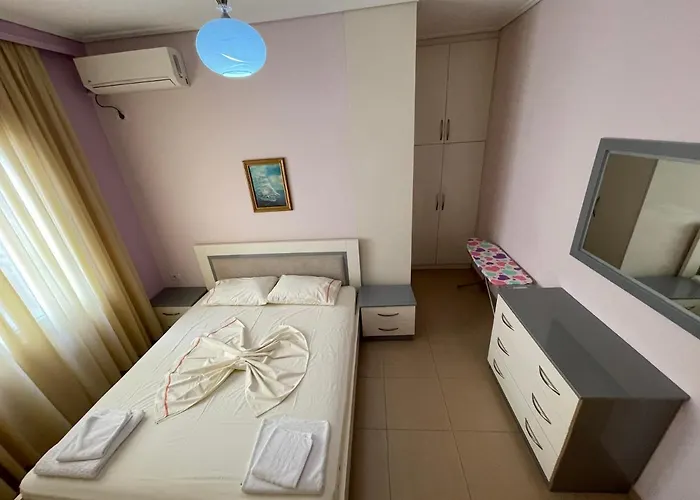 Flower Apartment *